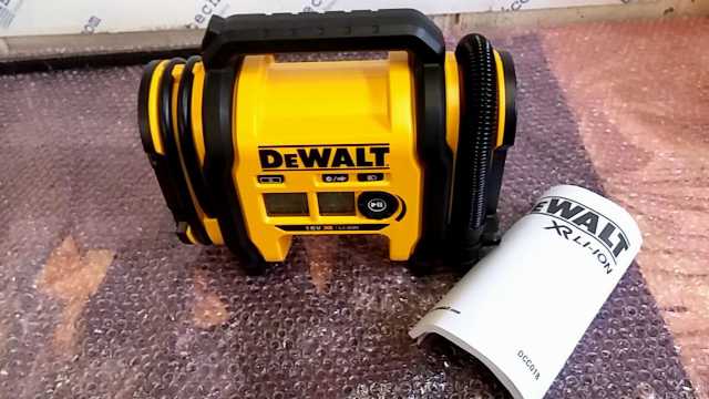 Dewalt DCC018N Triple Source Inflator