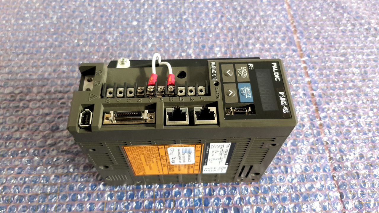 Fuji Electric FALDIC RYS401S3-VSS Servo Drive