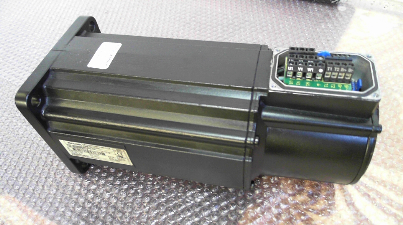 Rexroth Indramat MKD090B-047-KG1-KN Servo Motor