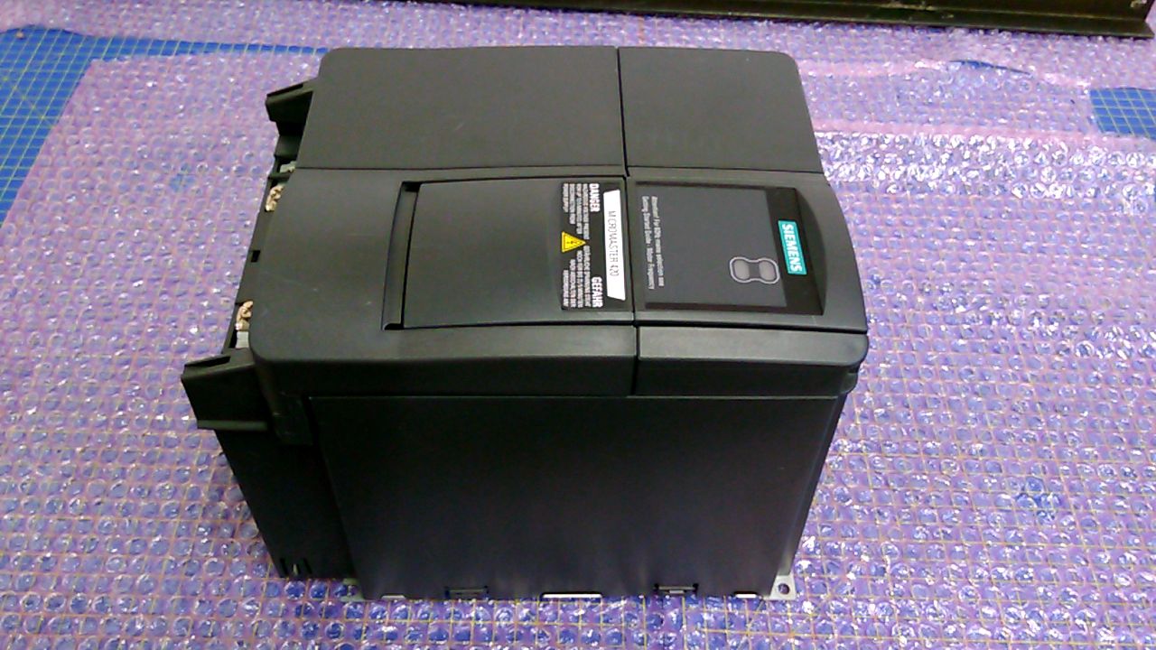 Siemens 6SE6420-2AD27-5CA1 Inverter