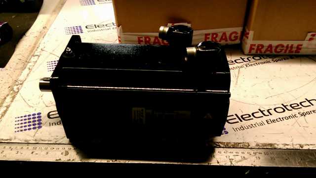 Schneider SH31402P11A2000 Motor