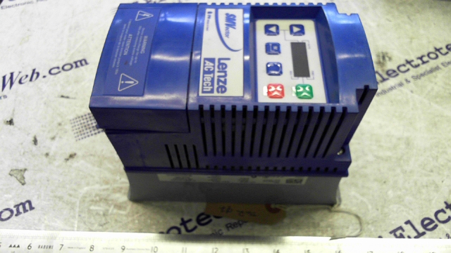 Lenze ESV402N04TXB Inverter