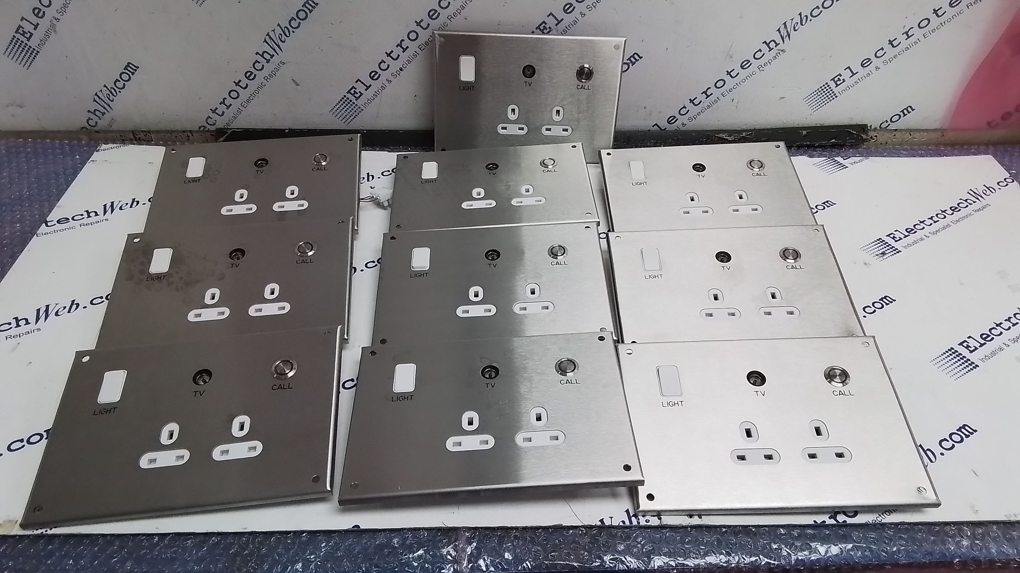 Electrotech PQ11395/1 Cell Plate With Folded Edges