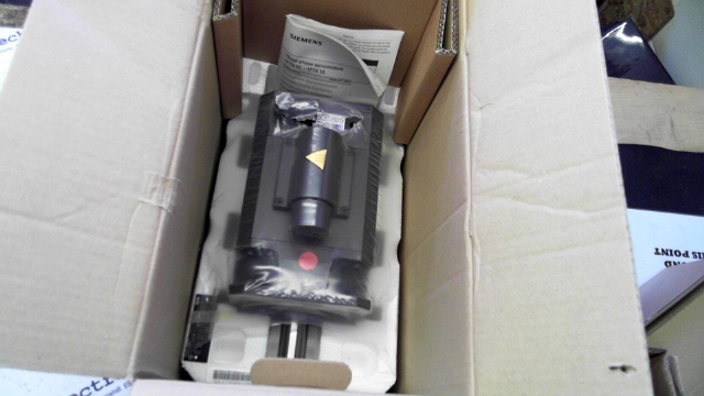 Siemens 1FT6 082-1AF71-4AG1 Servo Motor