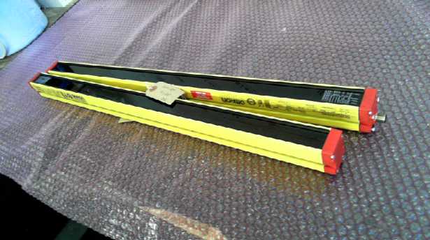 Omron F3S-TGR-CL4B-014-600 Lightguard Transmitter