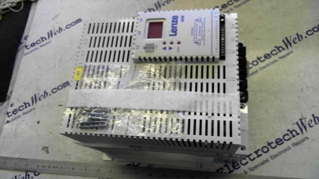 Lenze ESMD153L4TXA Drive