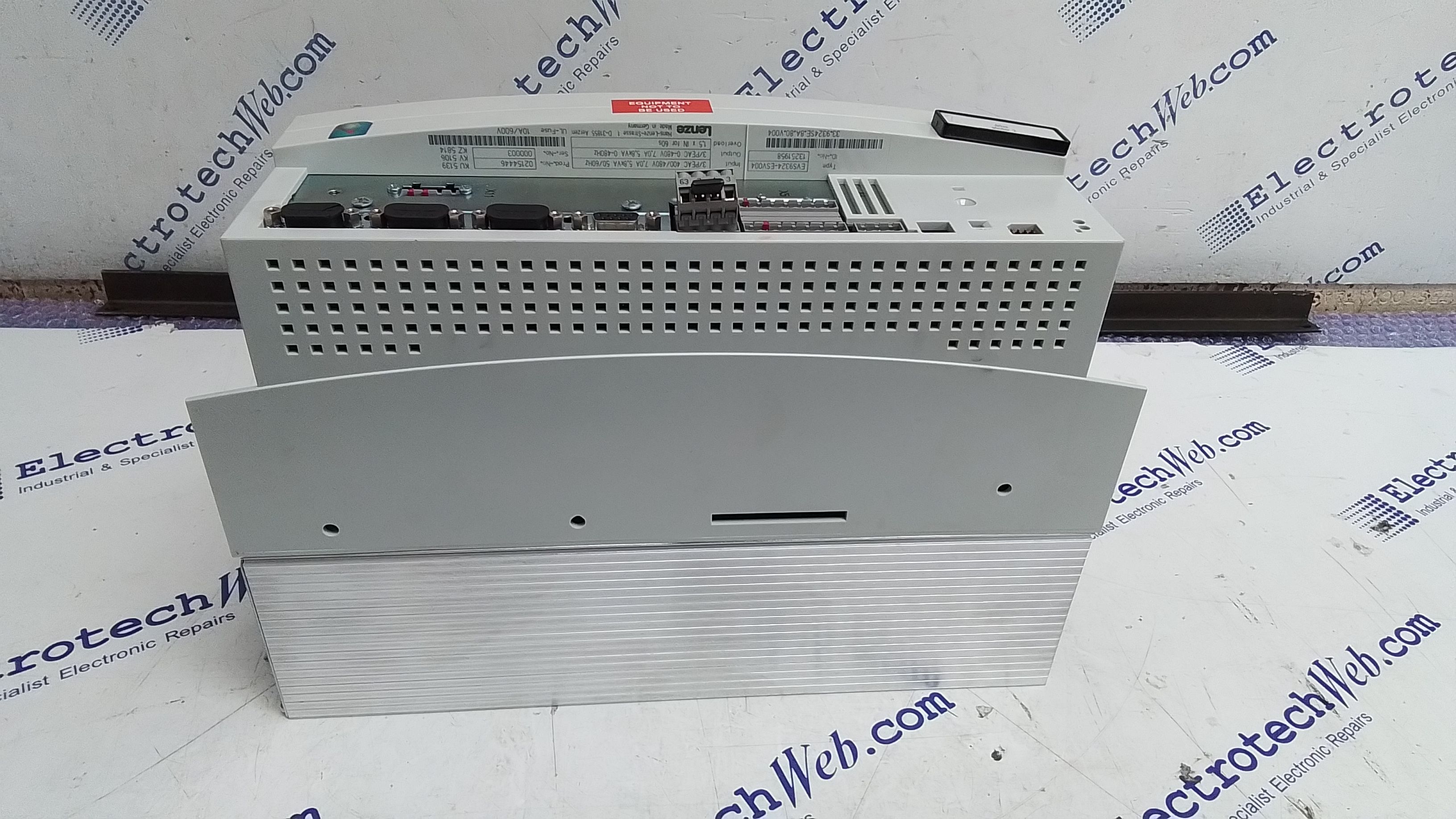 Lenze EVS9324-ESV004 Servo Controller