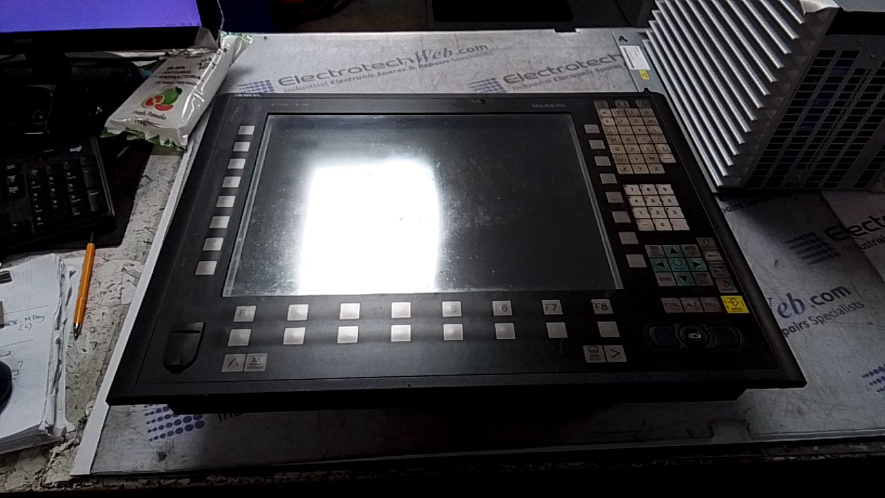 Siemens 6FC5203-0AF08-0AA0 Operator Panel
