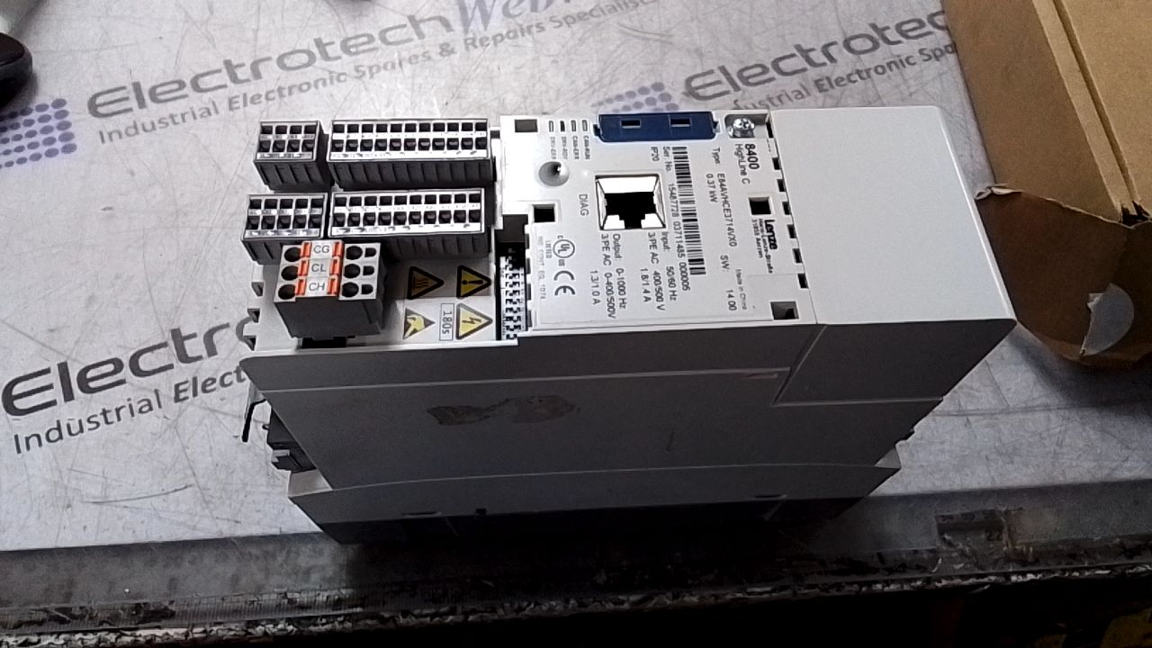 Lenze E84AVHCE3714VX0 Inverter Drive