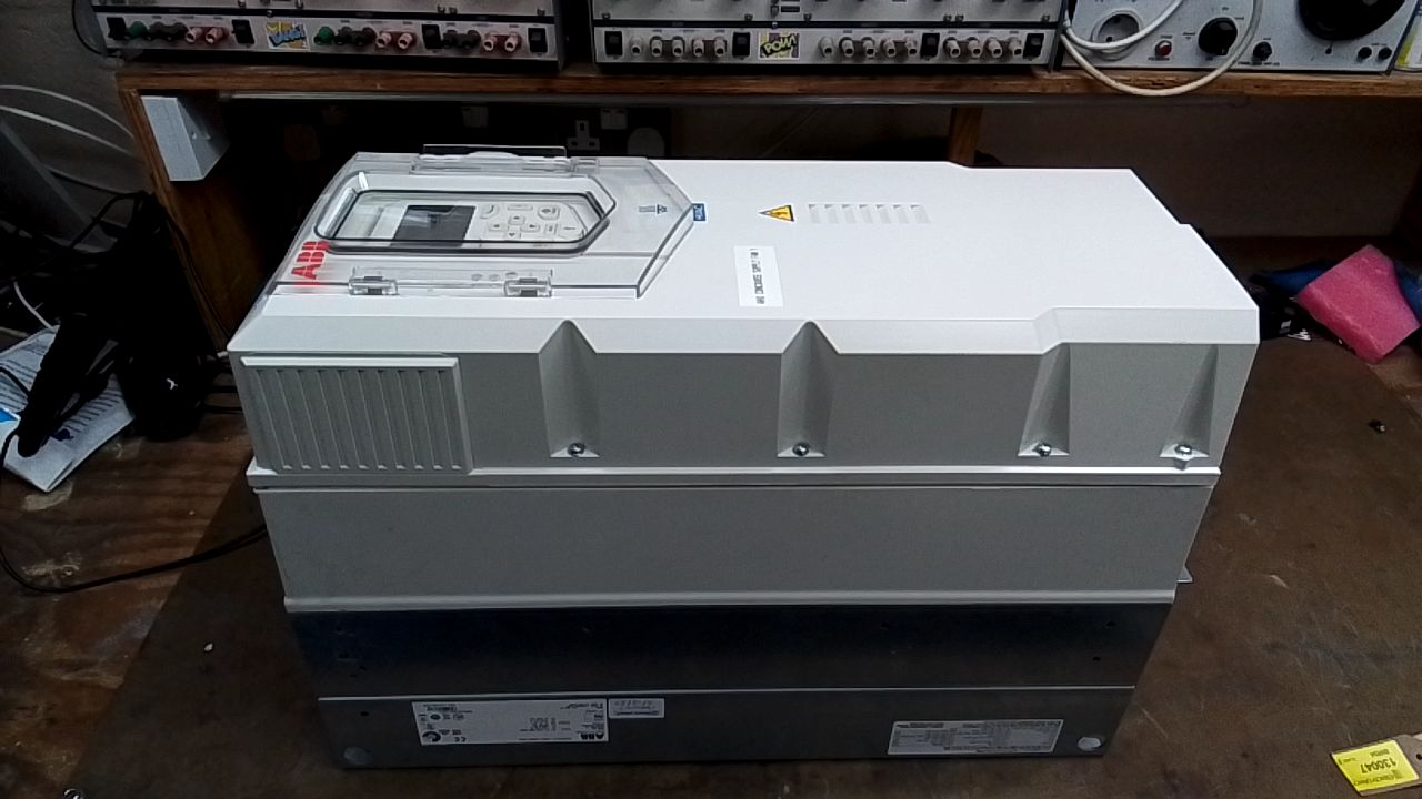 ABB ACH580-01-145A-4 Inverter
