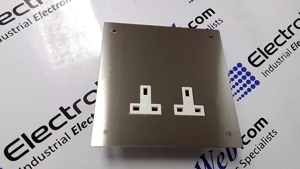 Electrotech M048 Cell Plate with Twin Socket