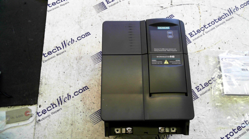 Siemens 6SE6440-2UD31-1CA1 Inverter
