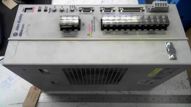 Allen-Bradley 2098-DSD-HV050X-DN Drive
