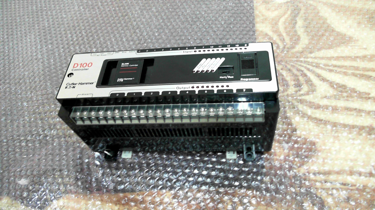 Cutler-Hammer D100CR20 Controller