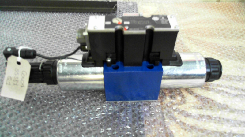 Bosch Rexroth R900927230  Control Valve