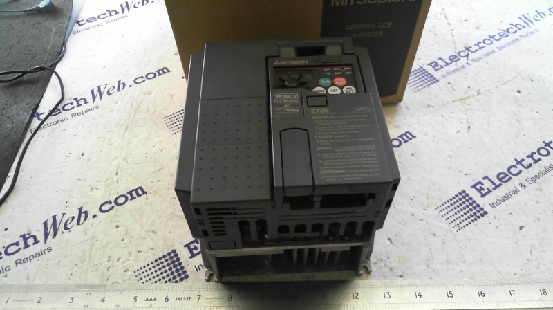 Mitsubishi FR-E740-040SC-EC Inverter