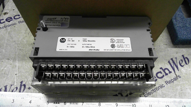 Allen-Bradley 1791-8AC I/O Module