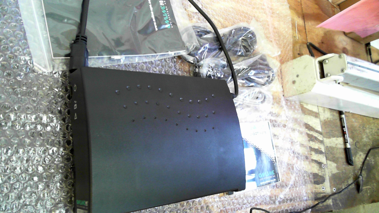 Yunto Q700 UPS