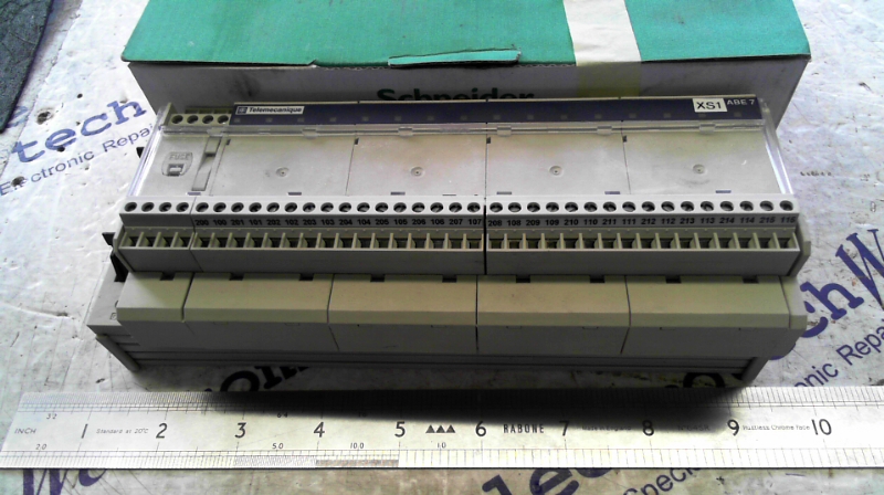 Telemecanique ABE7-R16S212 PLC