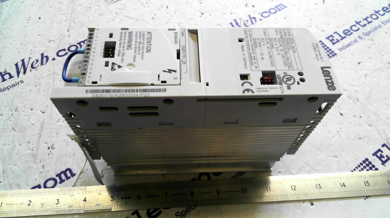 Lenze E82EV751_2B inverter