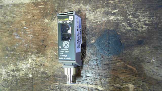 Omron E3S-CT66-D Photoelectric Sensor