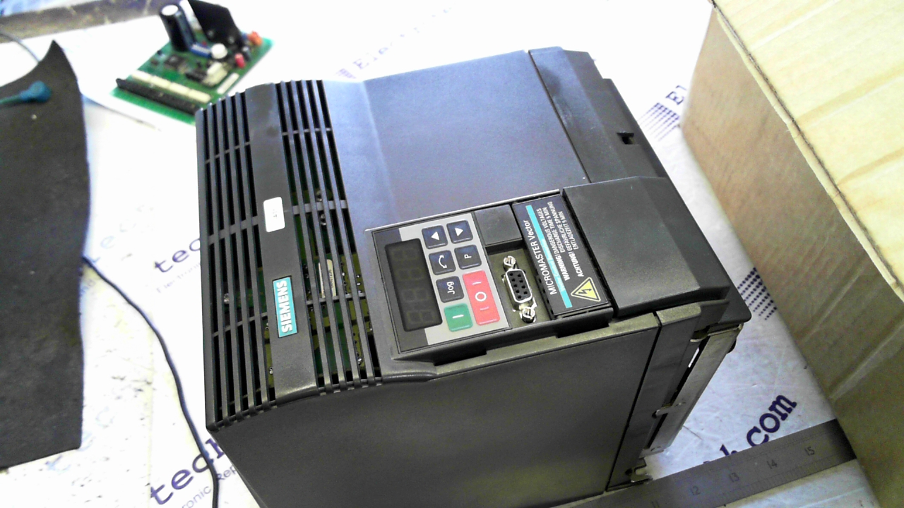 Siemens 6SE3221-0DC50 Inverter