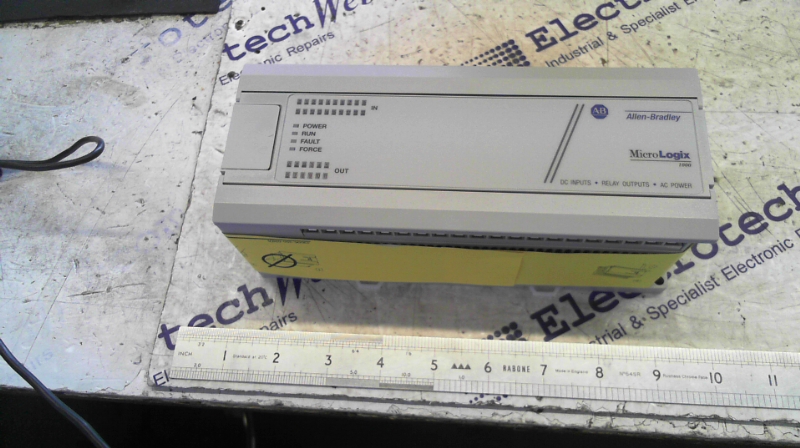 Allen Bradley 1761-L32BWA Micrologix 1000 PLC