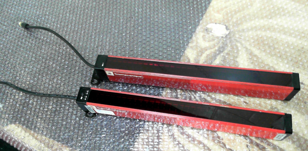 Telemecanique XUS-LTQ6E1215T Lightguard