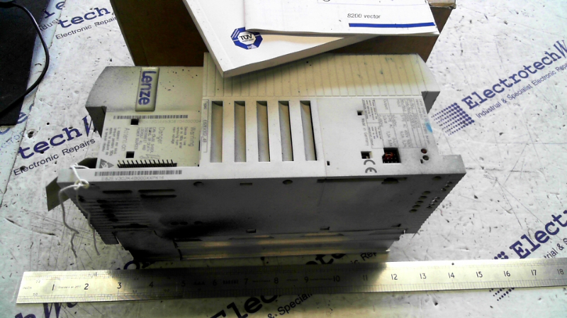 Lenze E82EV302_K4B Drive