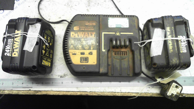 Dewalt DE0246 Battery Charger