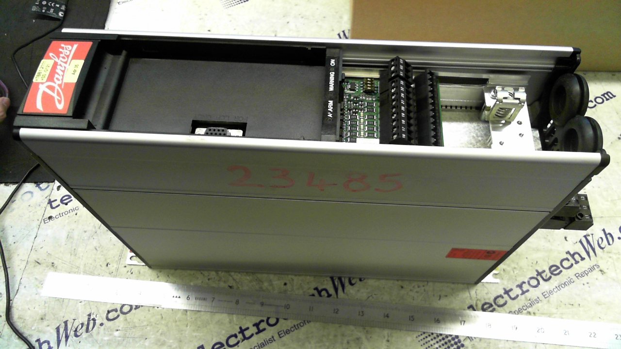 Danfoss VLT5003PT5B20PSR3D0F10A00C0 Inverter