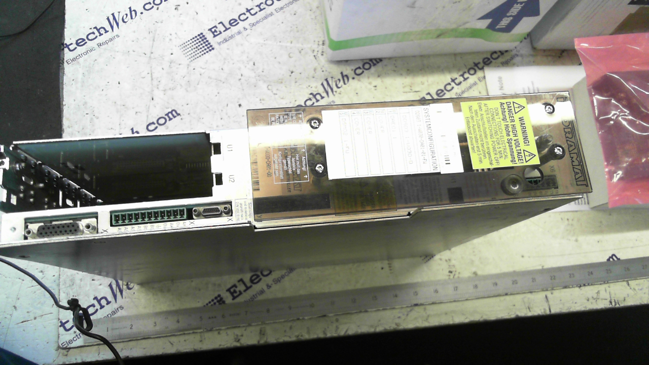 Indramat DDS03.1-W030-DA01-01 Servo Drive