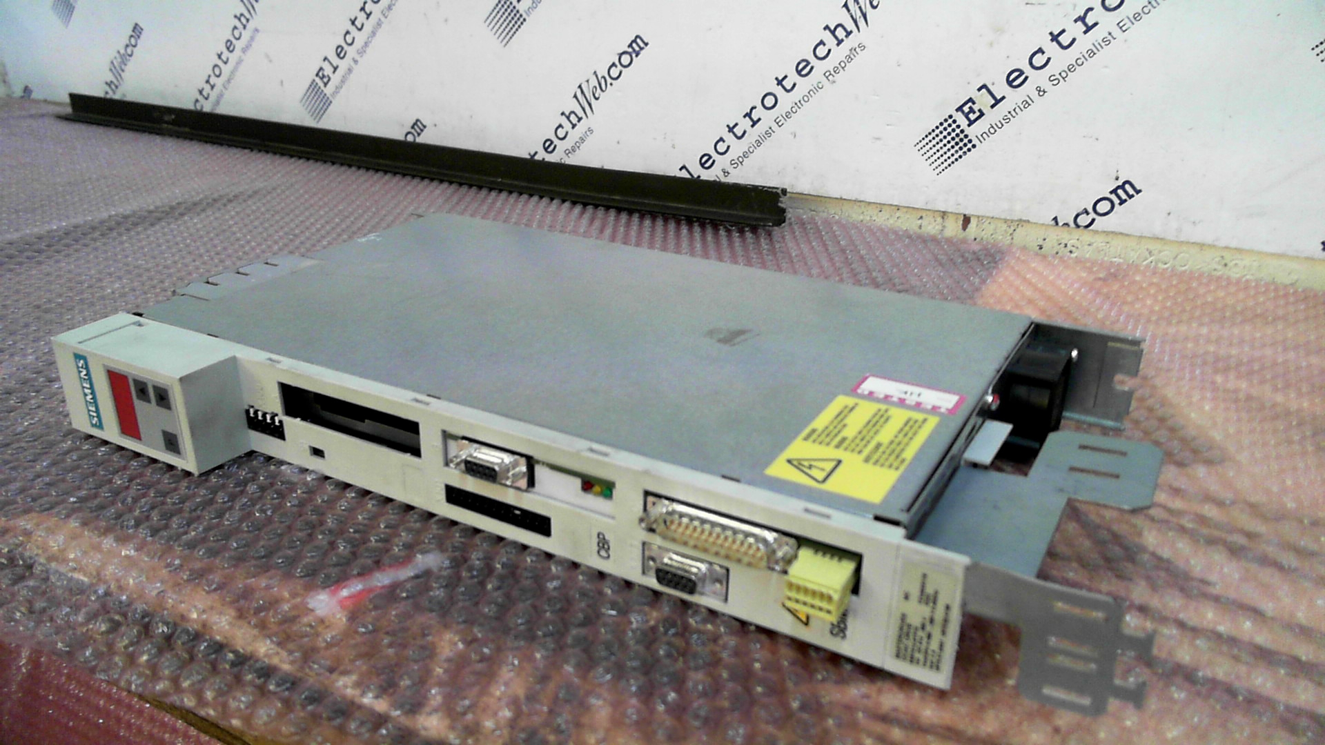 Siemens 6SE7012-0TP70-Z Masterdrive