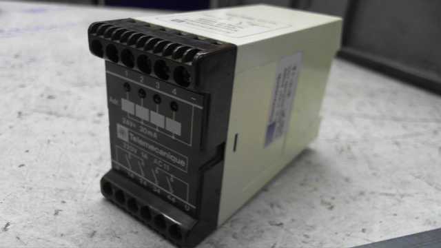 Telemecanique SG3-ARB 0101 Output Module